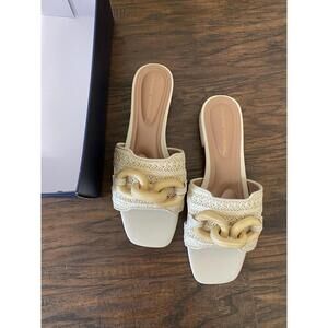 New Adrienne Vittadini Petar Sandals- Natural Size 8 Vacation